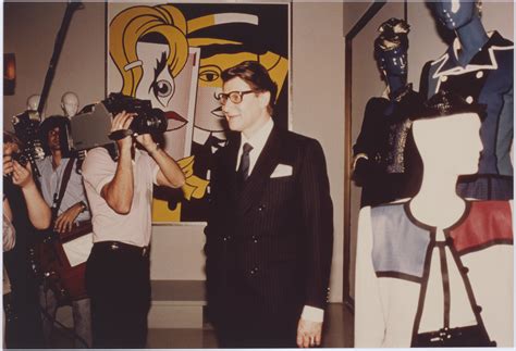 1983 al moma di new york yves saint laurent|GALA NIGHT AT MET HAILS SAINT LAURENT .